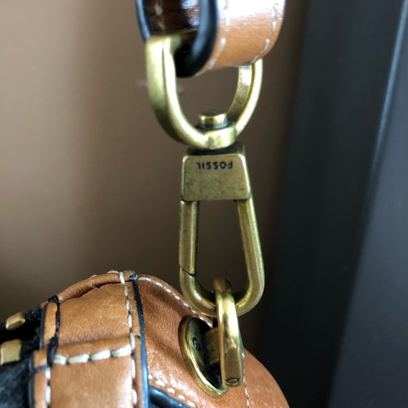 Fossil Crossbody Purse - Picture 6 of 8